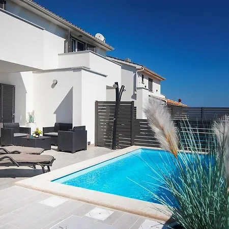 Oli B * Ližnjan